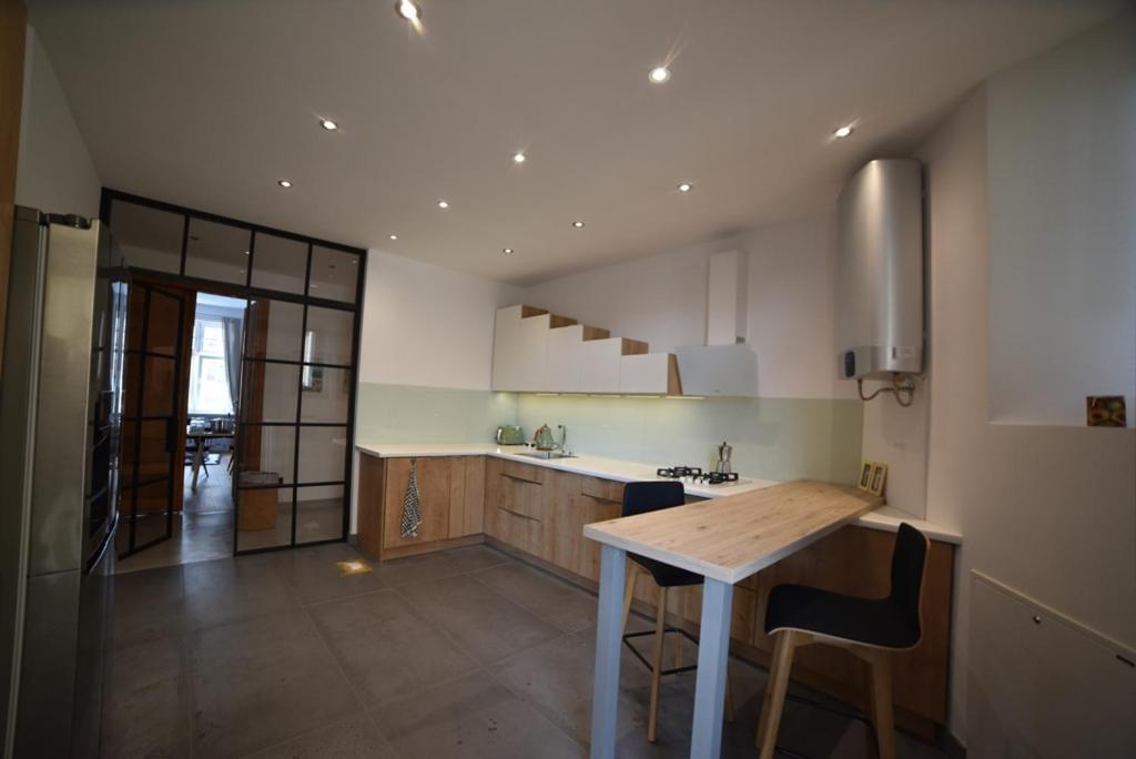 Designer 110m2 With King Size Beds&equipped Kitchen * Krakau